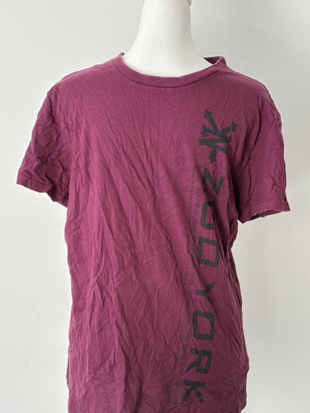 Zoo York Men's Short Sleeve Tee in Burgundy Plum with Black Graphic